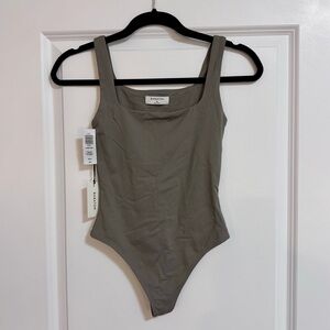 NWT Babaton Aritzia Babaton Olive Leaf Green Contour Squareneck Bodysuit Size XS